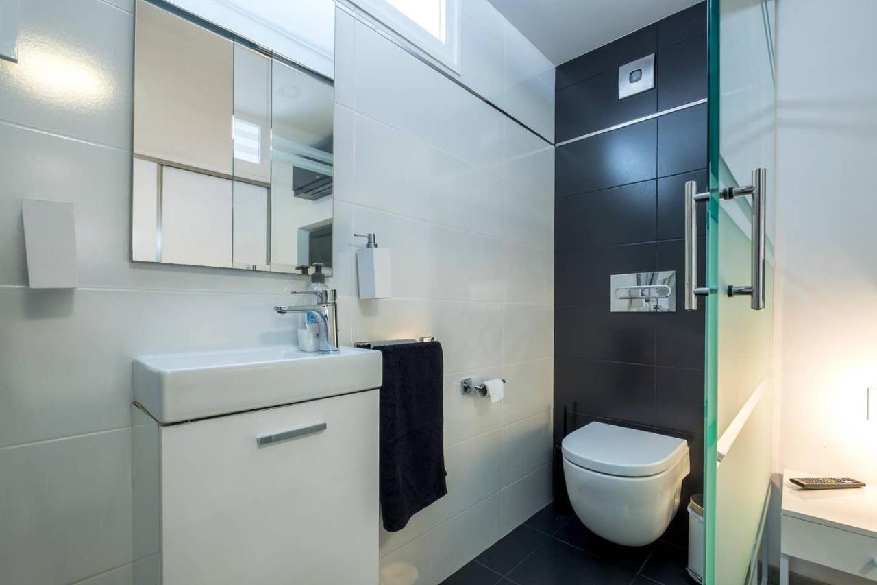 Ciudad Blanca Apartment *